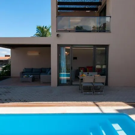 Tropical By Villagrancanaria *